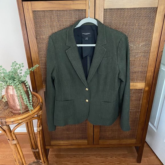 Banana Republic Jackets & Blazers - Banana Republic • Olive Green Blazer Jacket • 14